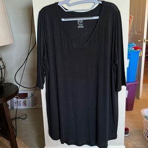 NWOT Felina XXL black topl